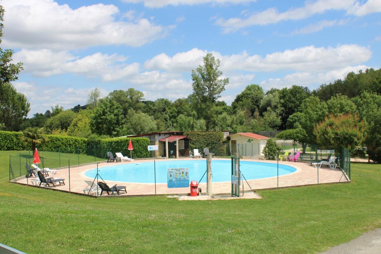 Camping Familial Paisible Avec Piscine, Mobil Home , Chalet, Studio & Emplacement Nue Casties-Labrande Eksteriør bilde