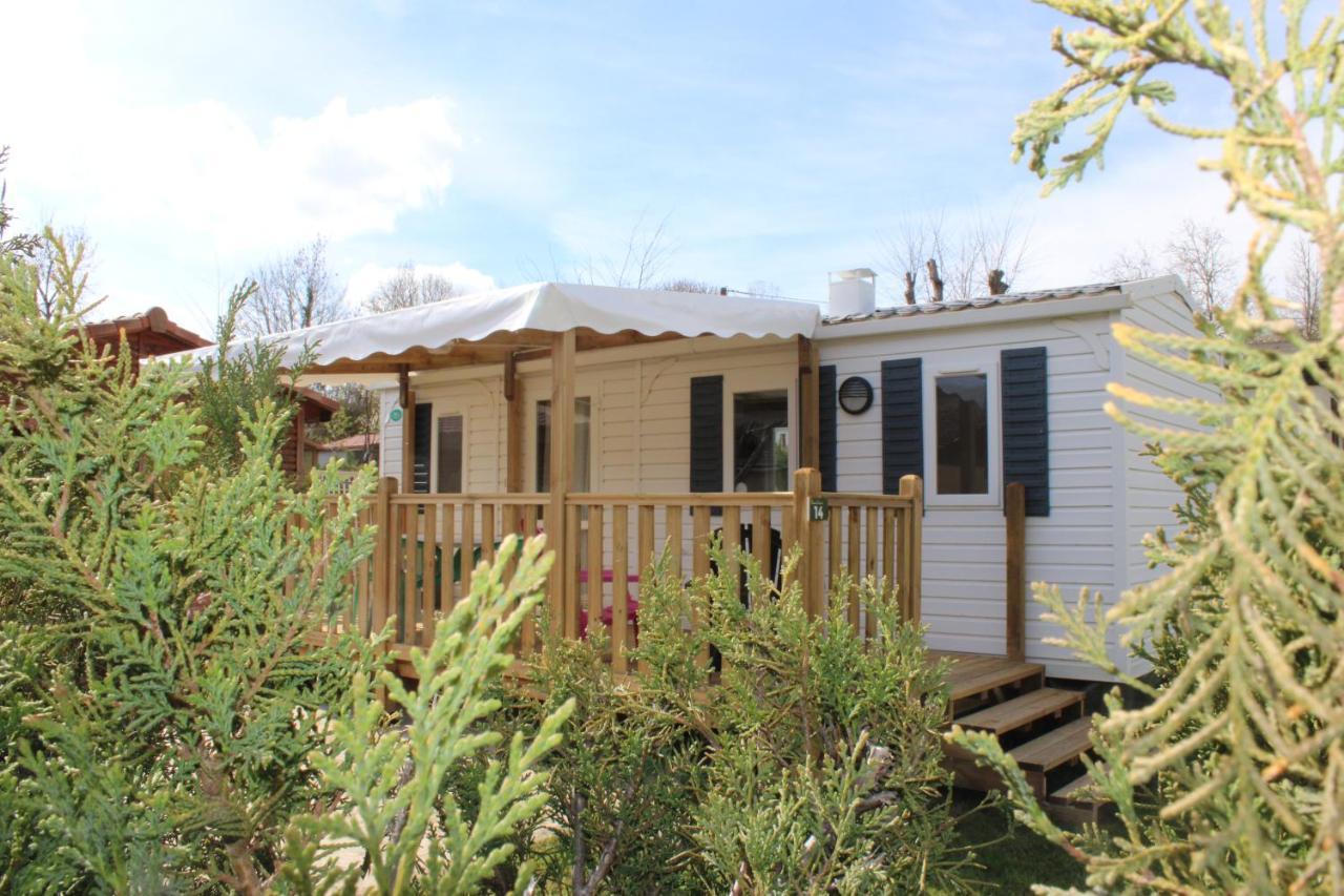 Camping Familial Paisible Avec Piscine, Mobil Home , Chalet, Studio & Emplacement Nue Casties-Labrande Eksteriør bilde
