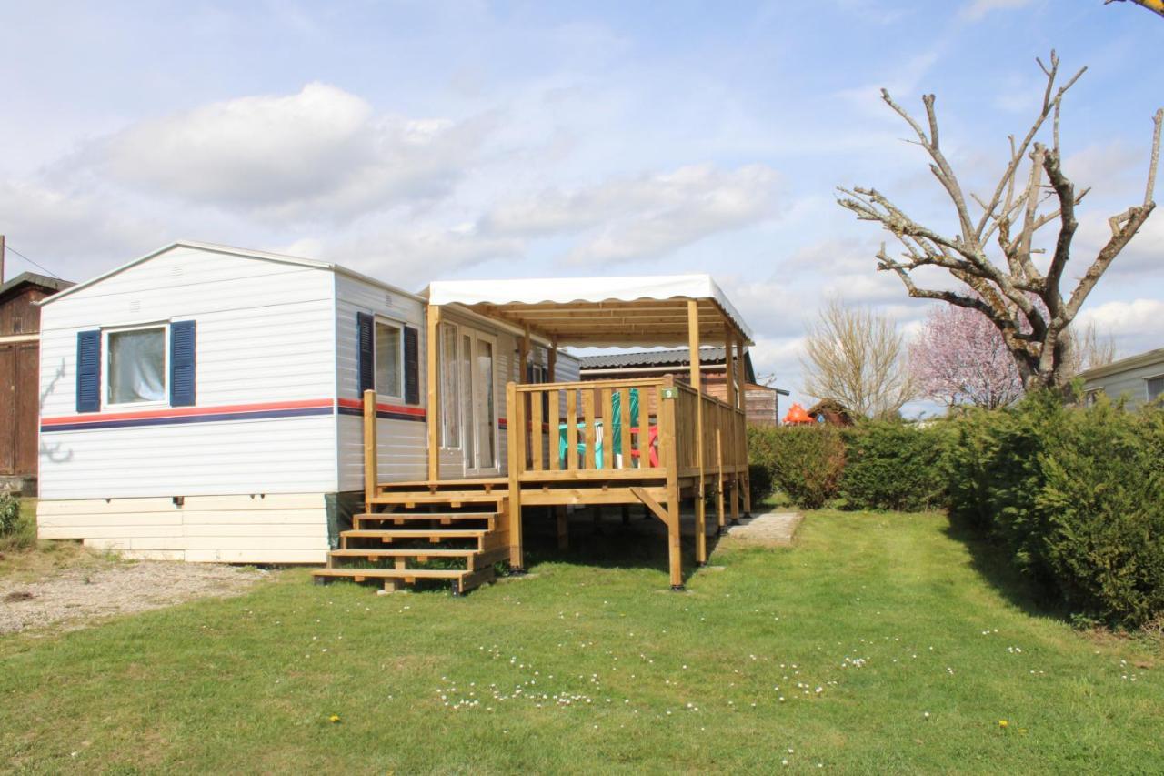 Camping Familial Paisible Avec Piscine, Mobil Home , Chalet, Studio & Emplacement Nue Casties-Labrande Eksteriør bilde