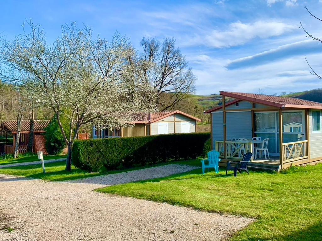 Camping Familial Paisible Avec Piscine, Mobil Home , Chalet, Studio & Emplacement Nue Casties-Labrande Eksteriør bilde