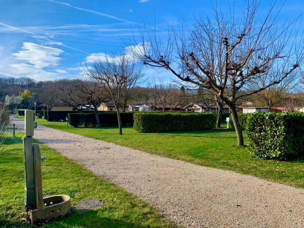 Camping Familial Paisible Avec Piscine, Mobil Home , Chalet, Studio & Emplacement Nue Casties-Labrande Eksteriør bilde
