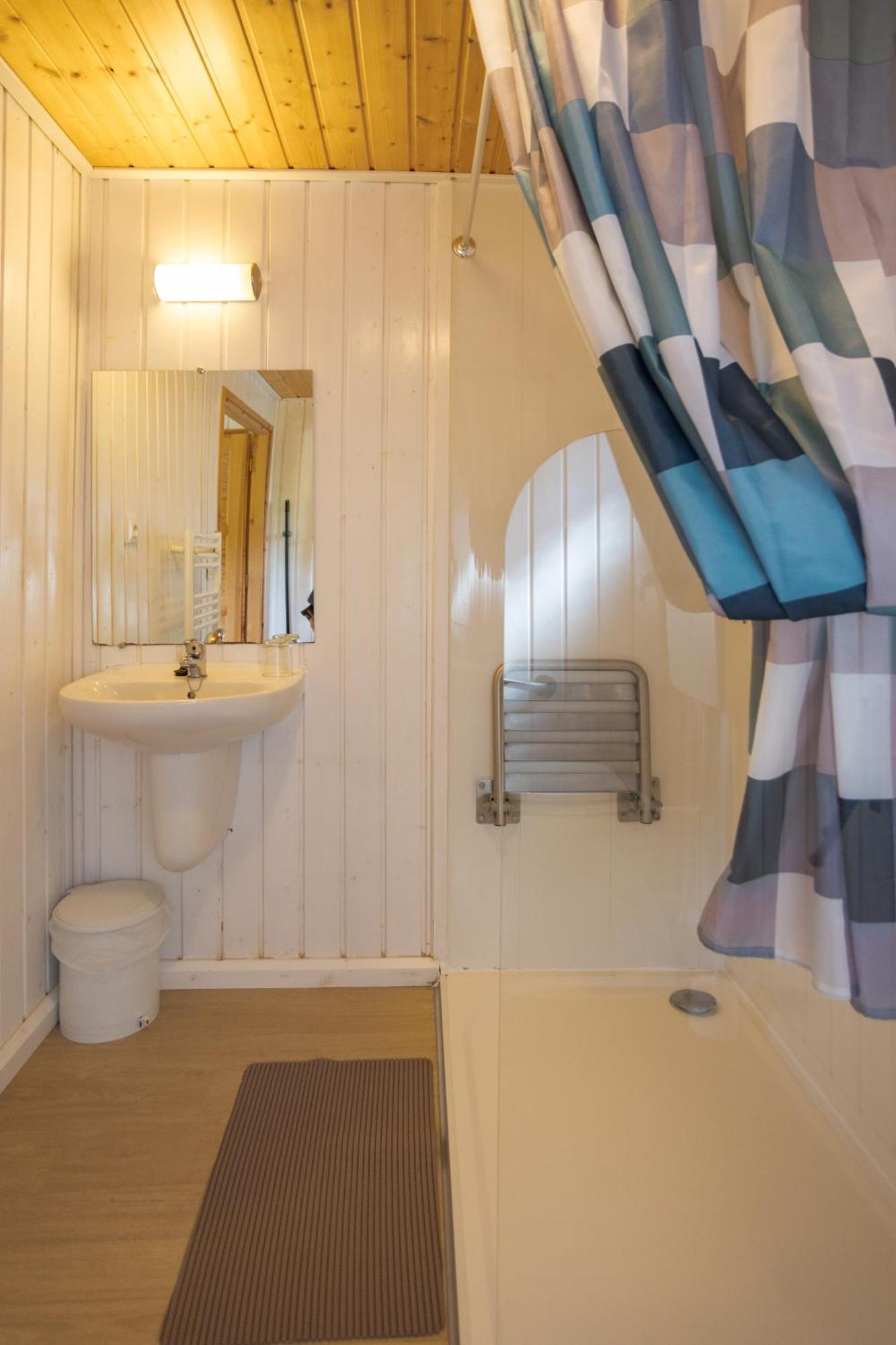 Camping Familial Paisible Avec Piscine, Mobil Home , Chalet, Studio & Emplacement Nue Casties-Labrande Eksteriør bilde