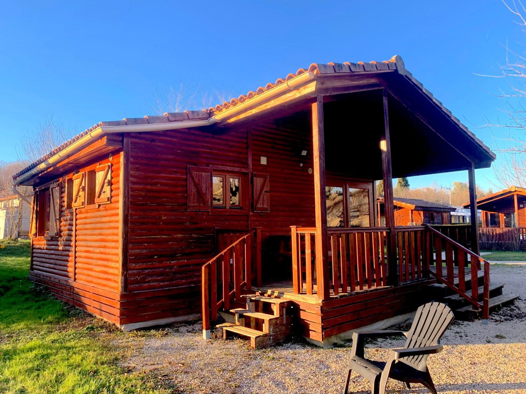 Camping Familial Paisible Avec Piscine, Mobil Home , Chalet, Studio & Emplacement Nue Casties-Labrande Eksteriør bilde