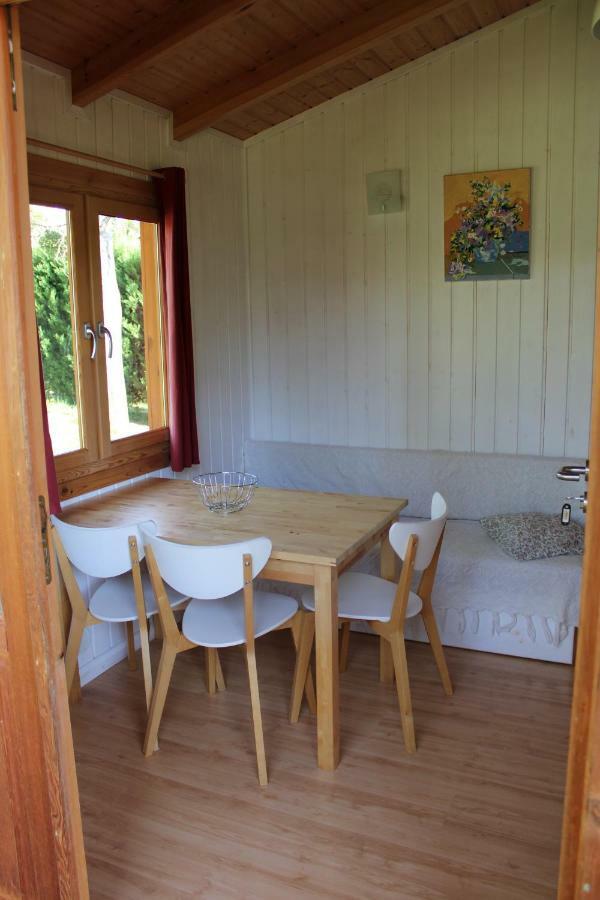 Camping Familial Paisible Avec Piscine, Mobil Home , Chalet, Studio & Emplacement Nue Casties-Labrande Eksteriør bilde