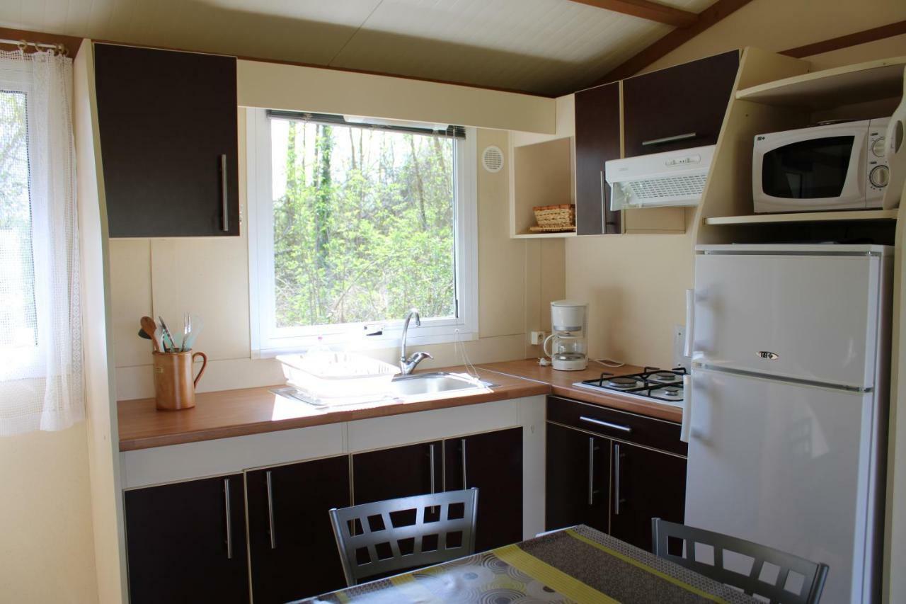 Camping Familial Paisible Avec Piscine, Mobil Home , Chalet, Studio & Emplacement Nue Casties-Labrande Eksteriør bilde