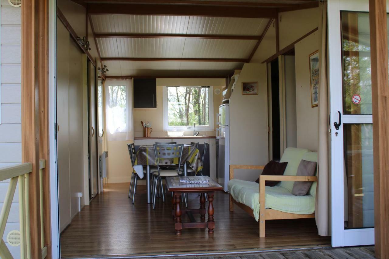 Camping Familial Paisible Avec Piscine, Mobil Home , Chalet, Studio & Emplacement Nue Casties-Labrande Eksteriør bilde