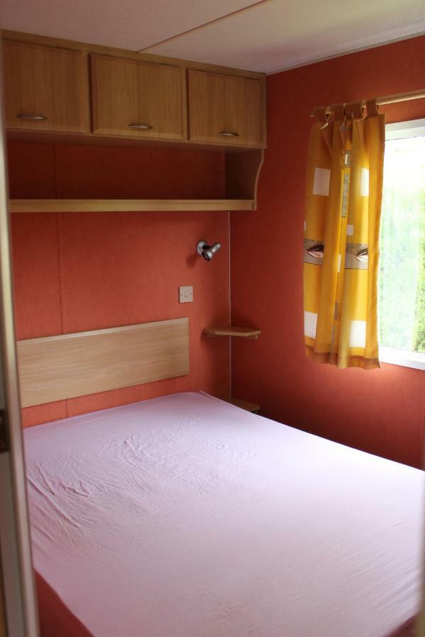 Camping Familial Paisible Avec Piscine, Mobil Home , Chalet, Studio & Emplacement Nue Casties-Labrande Eksteriør bilde