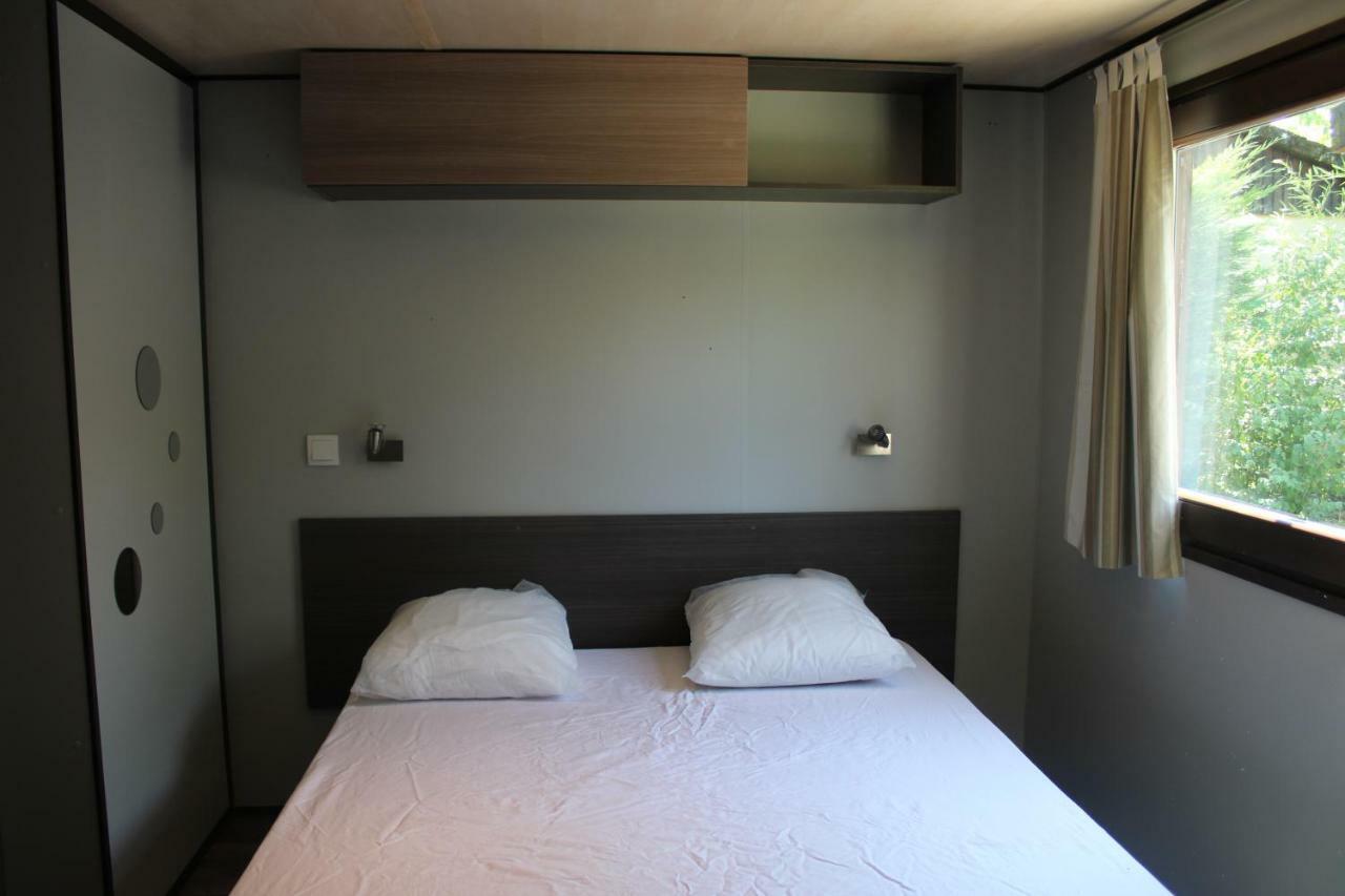 Camping Familial Paisible Avec Piscine, Mobil Home , Chalet, Studio & Emplacement Nue Casties-Labrande Eksteriør bilde